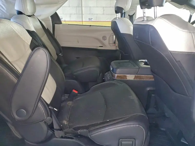 2025 TOYOTA SIENNA LIMITED  