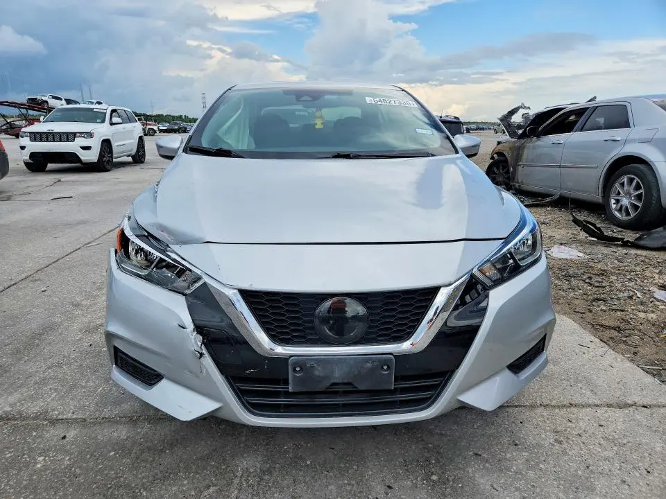 2021 NISSAN VERSA SV  