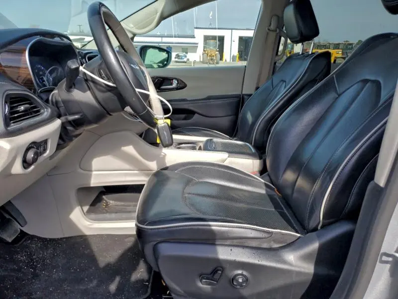 2021 CHRYSLER PACIFICA LIMITED  