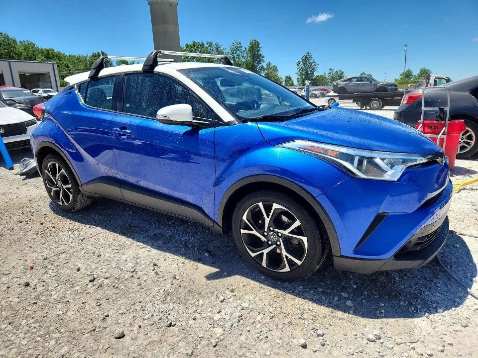 2019 TOYOTA C-HR XLE  