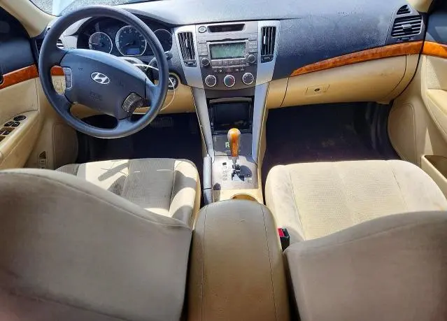 2010 HYUNDAI SONATA GLS  
