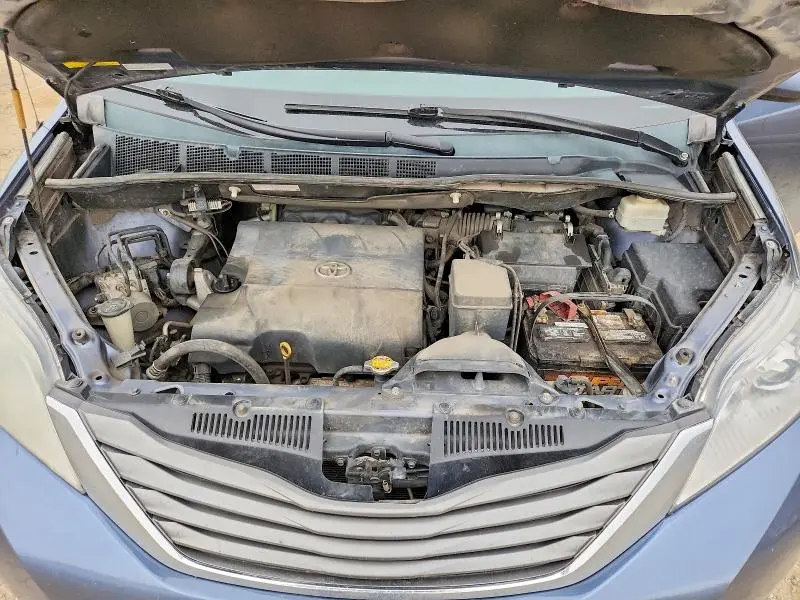 2014 TOYOTA SIENNA XLE 7-PASSENGER  