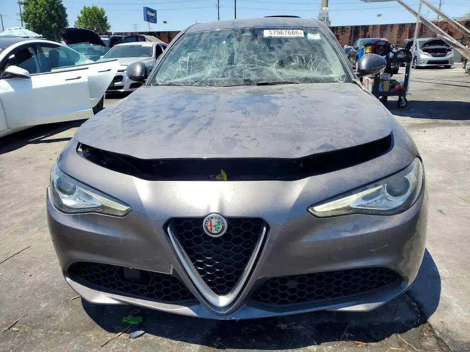 2017 ALFA ROMEO GIULIA TI Q4  