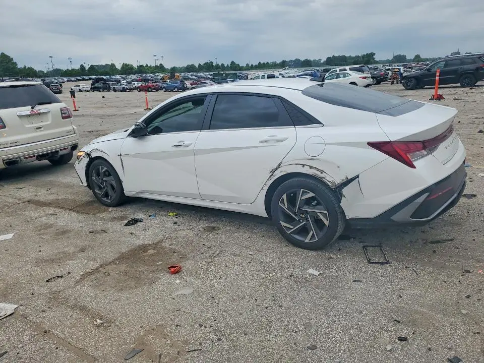 2025 HYUNDAI ELANTRA SEL  