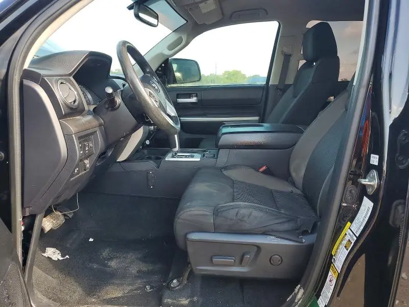 2017 TOYOTA TUNDRA CREWMAX SR5  