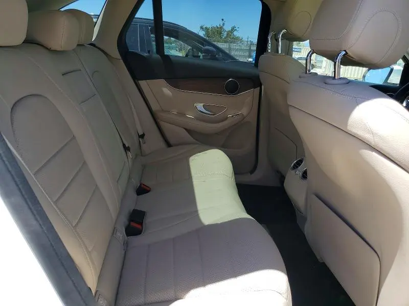 2022 MERCEDES-BENZ GLC 300 4MATIC  
