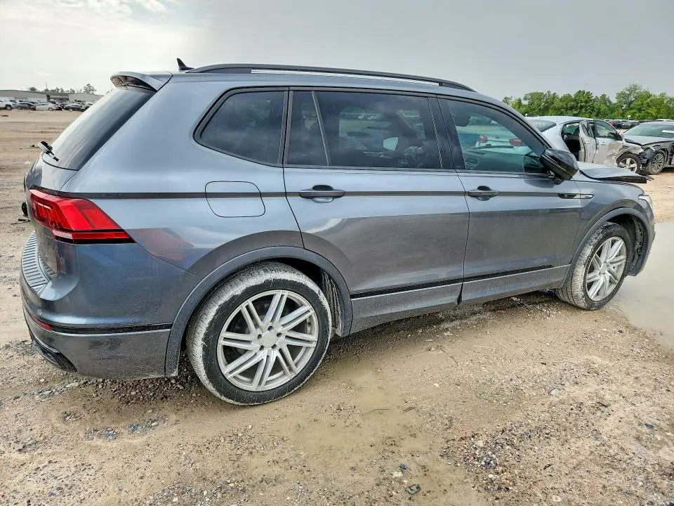 2023 VOLKSWAGEN TIGUAN SE R-LINE BLACK  