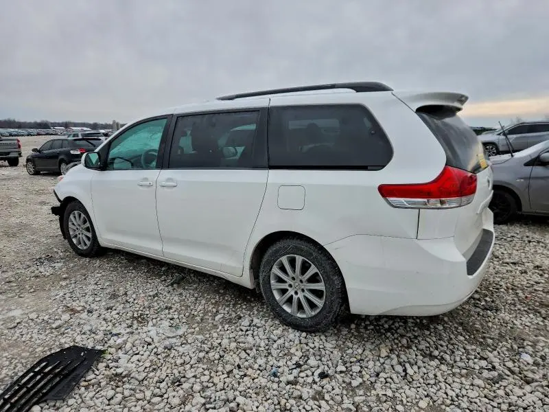 2011 TOYOTA SIENNA LE  