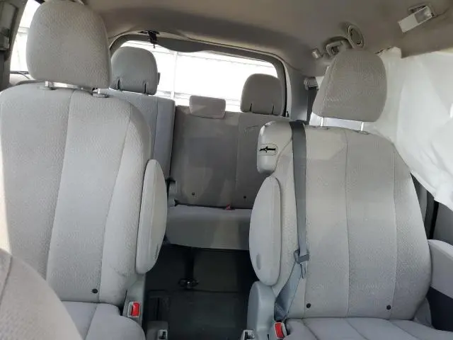 2013 TOYOTA SIENNA LE  