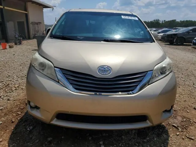 2011 TOYOTA SIENNA XLE  