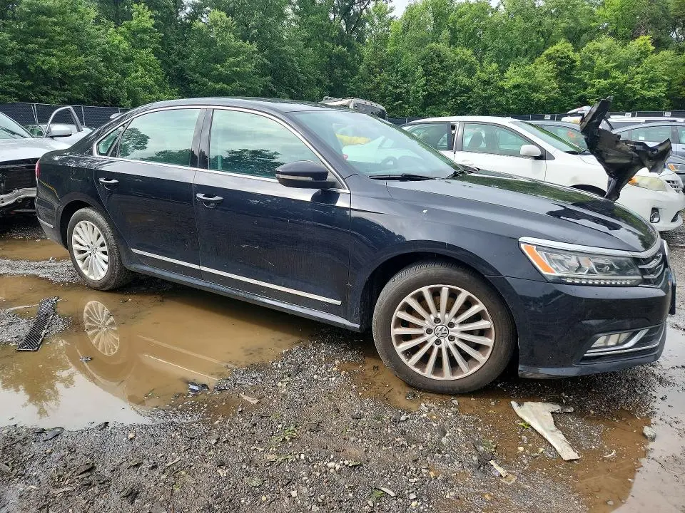 2017 VOLKSWAGEN PASSAT SE  