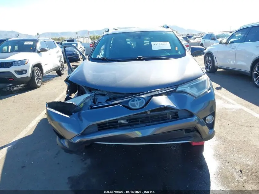 2018 TOYOTA RAV4 XLE