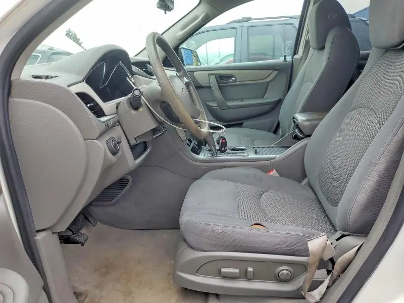 2014 CHEVROLET TRAVERSE LS  