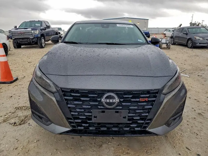 2024 NISSAN ALTIMA SR  