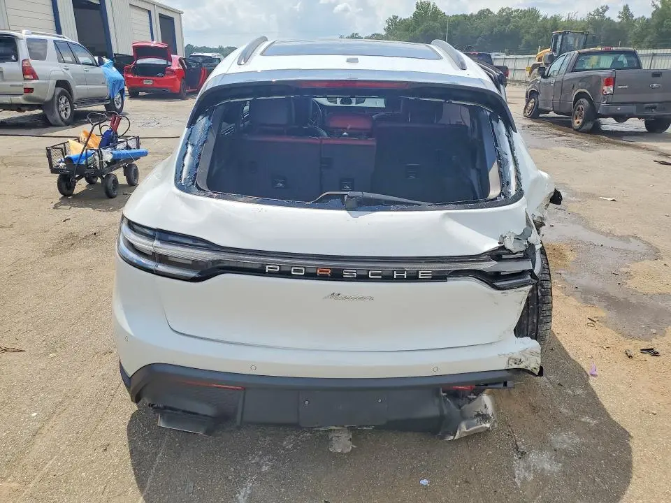 2022 PORSCHE MACAN   