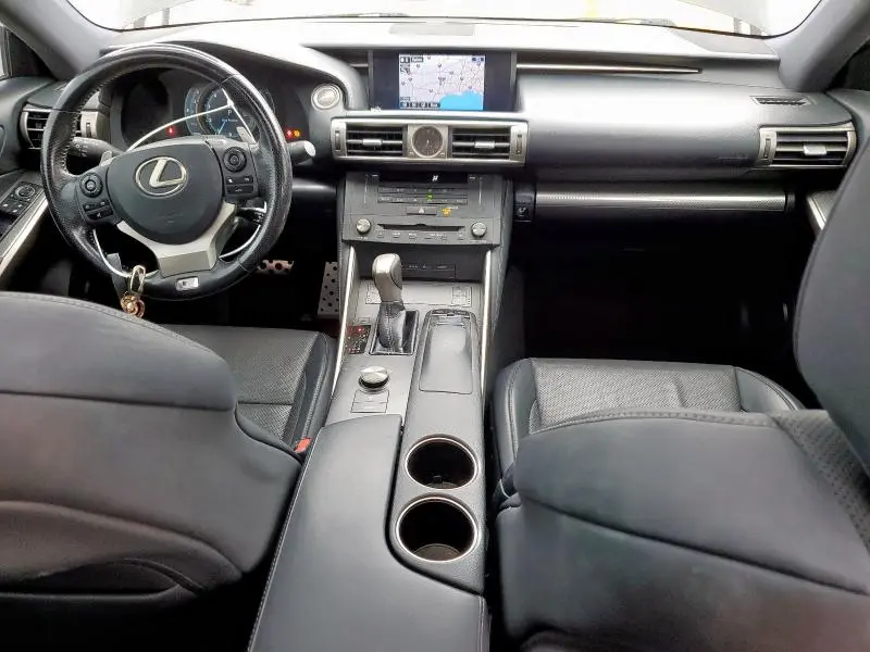 2016 LEXUS IS 200T