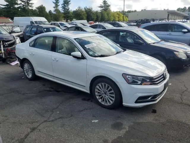 2017 VOLKSWAGEN PASSAT SE  