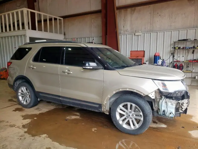 2017 FORD EXPLORER XLT  