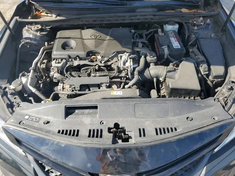 2019 TOYOTA CAMRY SE  