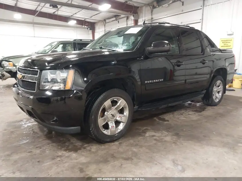 2013 CHEVROLET AVALANCHE LS