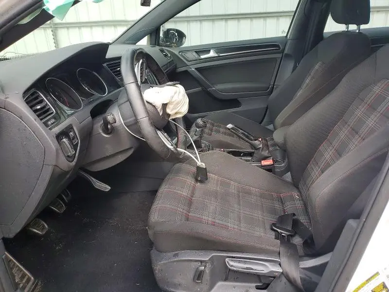 2017 VOLKSWAGEN GTI SPORT  