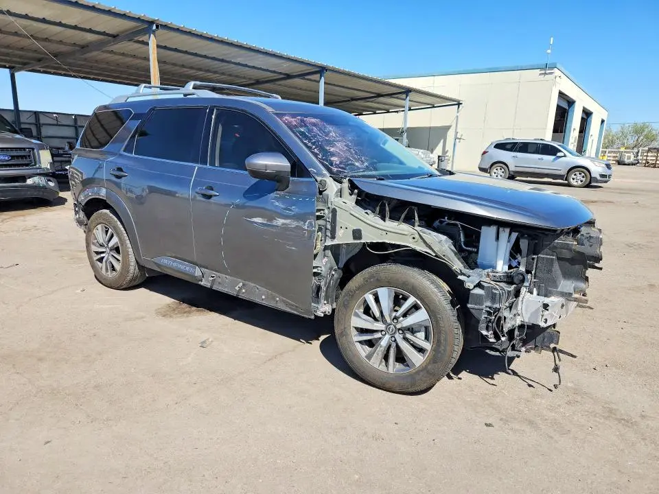 2024 NISSAN PATHFINDER SL  