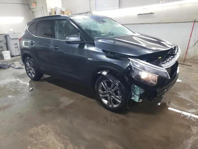 2022 KIA SELTOS S  