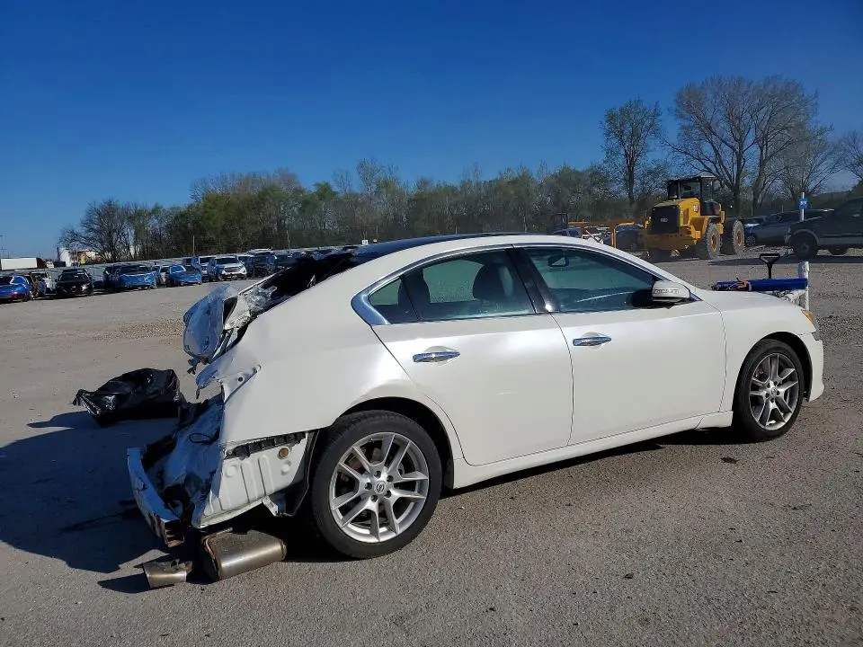 2010 NISSAN MAXIMA 3.5 S  