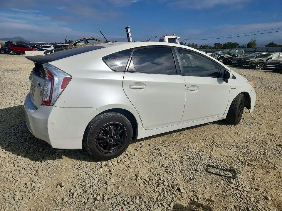 2013 TOYOTA PRIUS THREE  