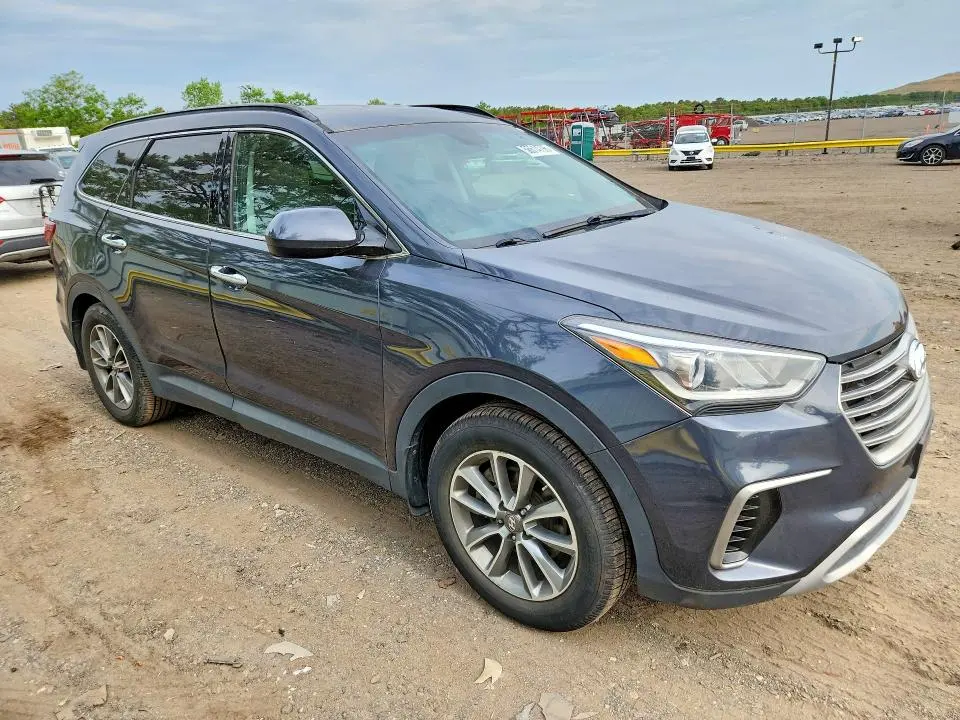 2017 HYUNDAI SANTA FE SE  