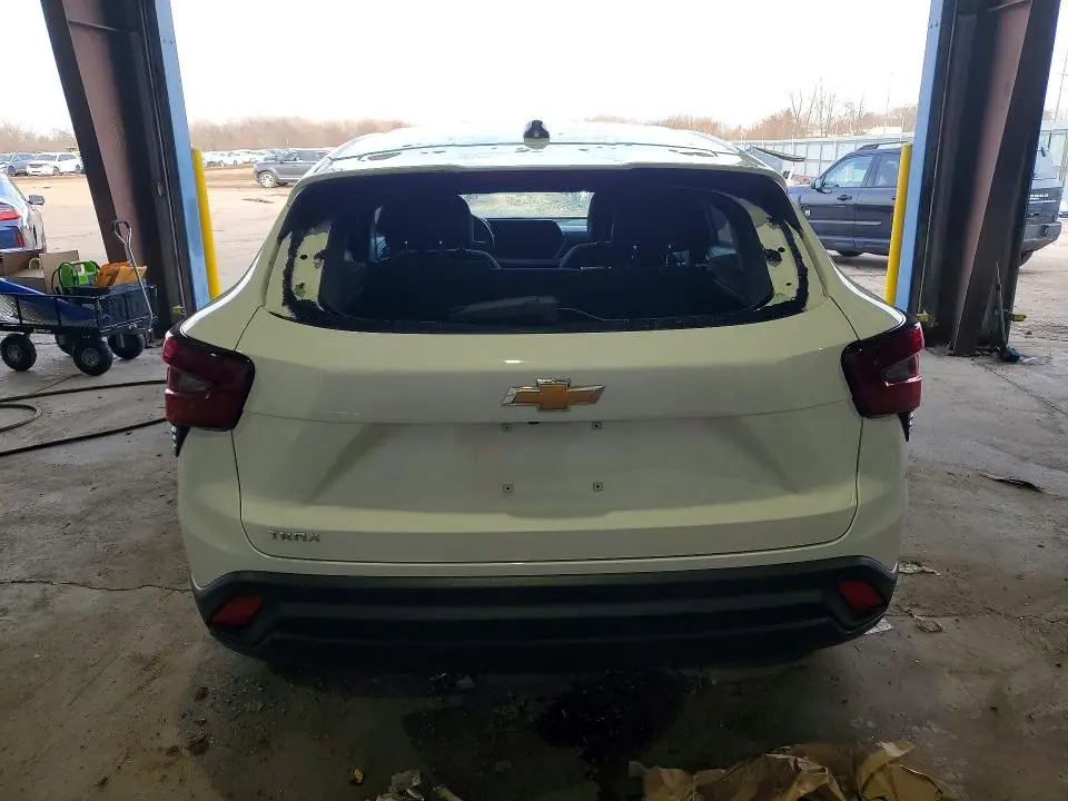 2024 CHEVROLET TRAX LS  