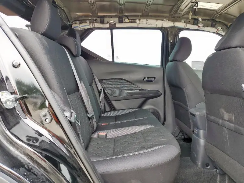 2019 NISSAN KICKS S  