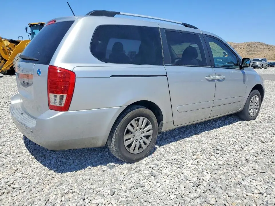 2011 KIA SEDONA LX  