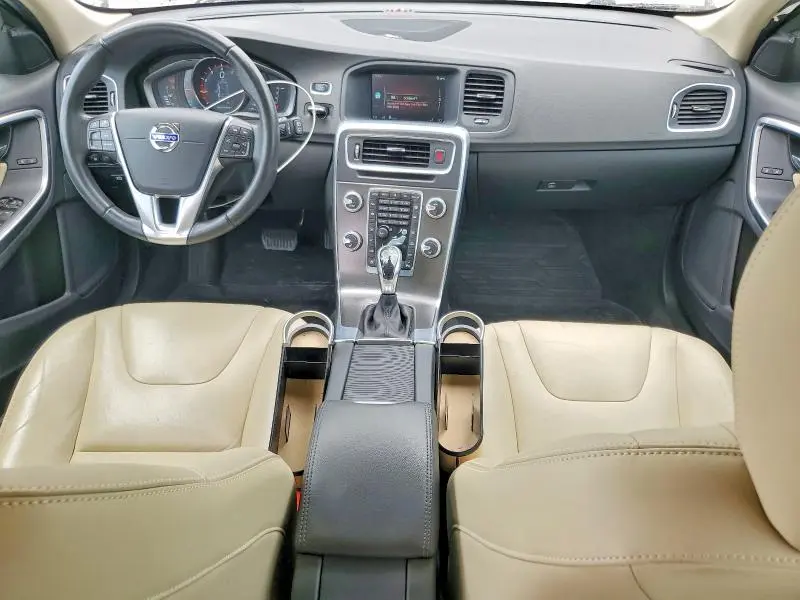 2016 VOLVO V60 T5 PLATINUM  