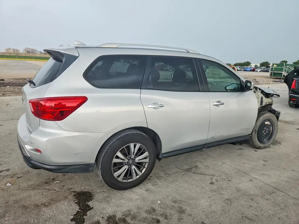 2019 NISSAN PATHFINDER SV  