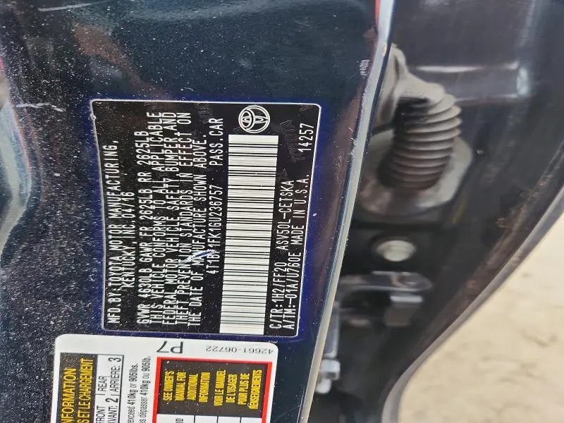 2016 TOYOTA CAMRY SE  