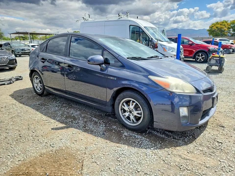2010 TOYOTA PRIUS III  