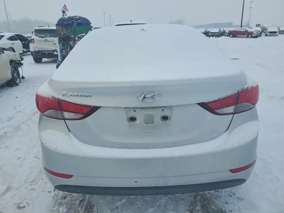 2016 HYUNDAI ELANTRA SE  