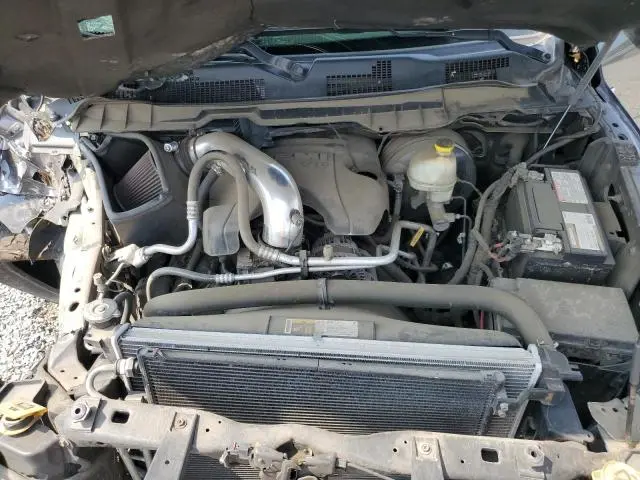 2016 RAM 1500 SLT  