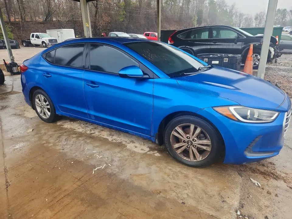 2017 HYUNDAI ELANTRA SE  