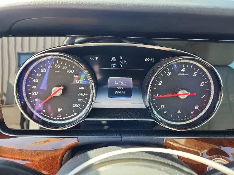 2019 MERCEDES-BENZ E 300  