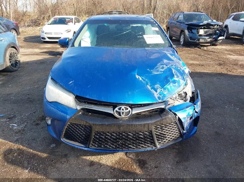 2017 TOYOTA CAMRY SE
