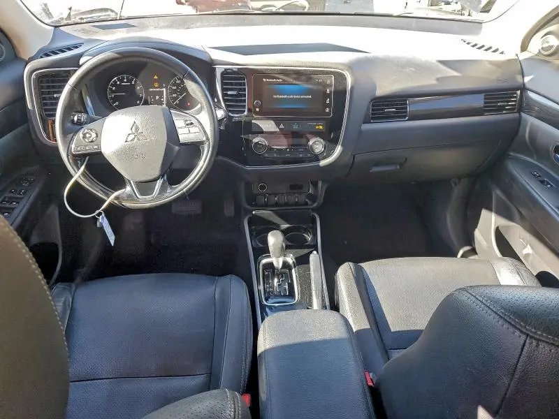 2017 MITSUBISHI OUTLANDER SE  