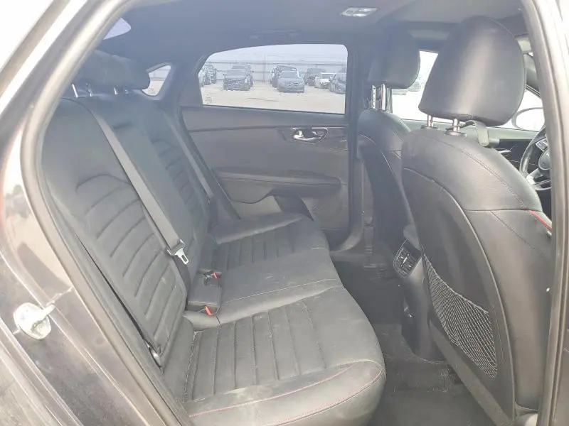 2023 KIA FORTE GT  