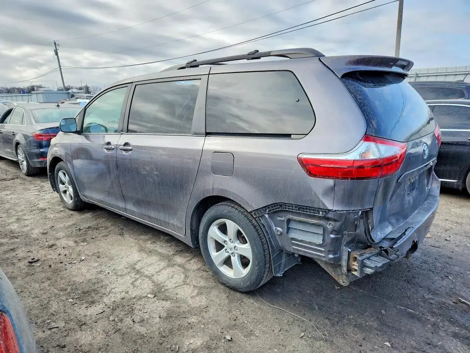 2015 TOYOTA SIENNA LE  