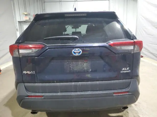 2020 TOYOTA RAV4 XLE  