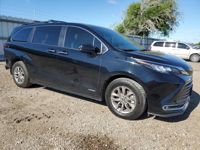 2021 TOYOTA SIENNA XLE