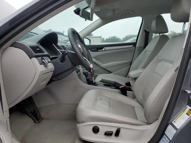 2015 VOLKSWAGEN PASSAT S  