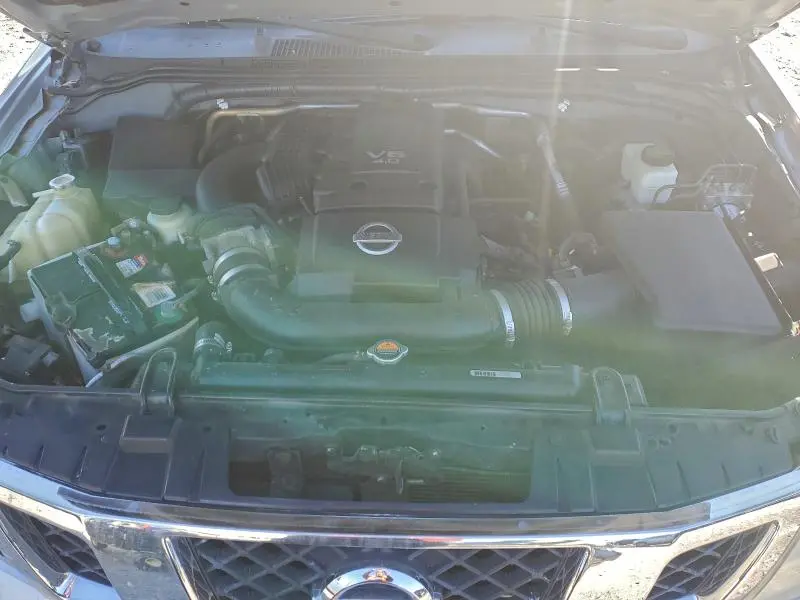 2013 NISSAN FRONTIER S  