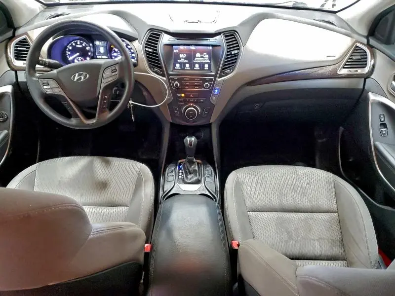 2018 HYUNDAI SANTA FE SE  